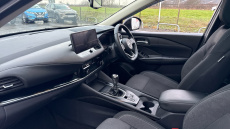 Nissan Qashqai 1.3 DiG-T MH N-Connecta [Glass Roof] 5dr Petrol Hatchback